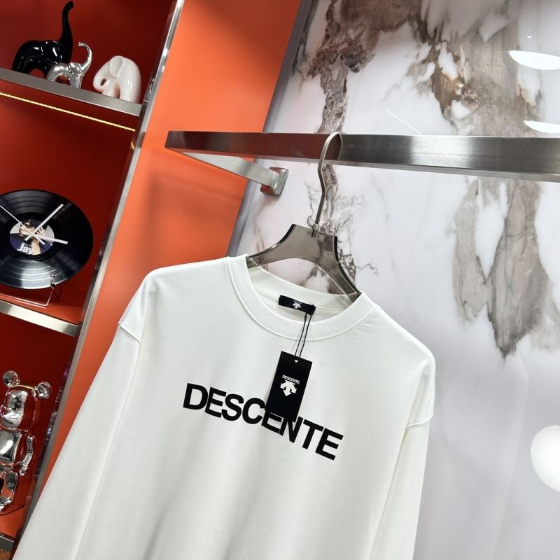 Descente Hoodies